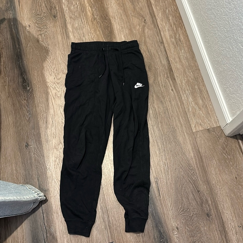nike sweatpants size small